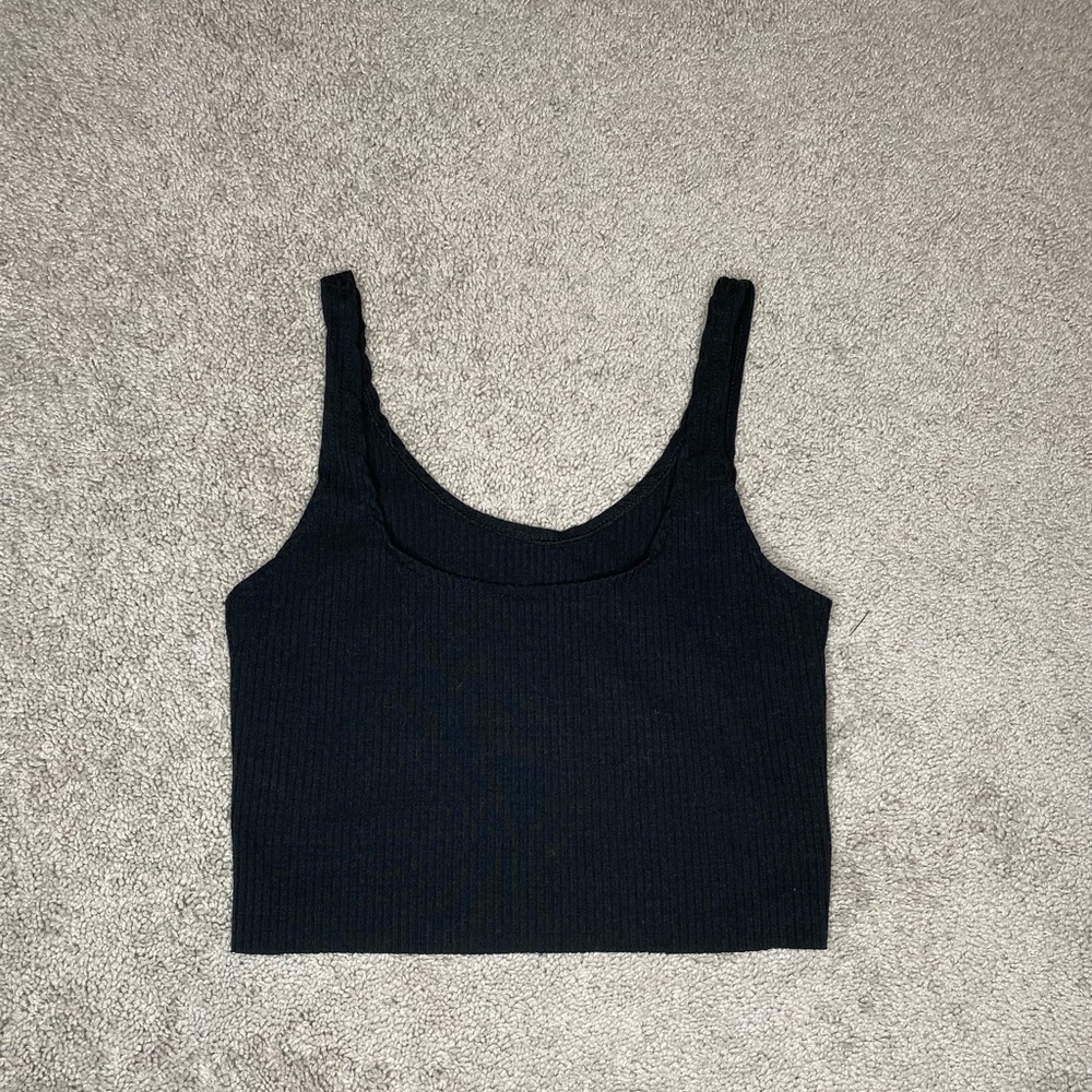 Black ribbed crop top